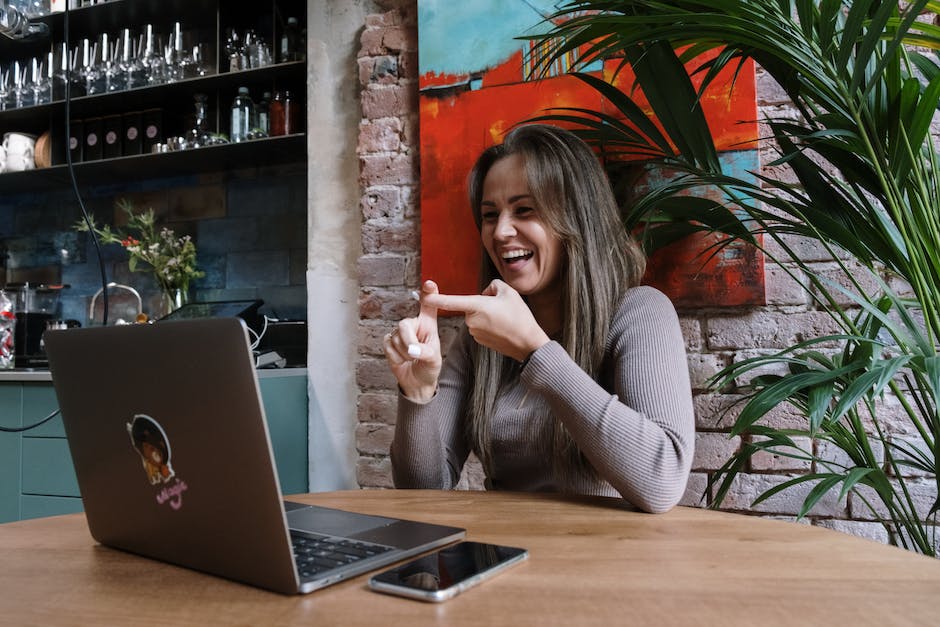 wie man am Laptop das Bild vergrößert