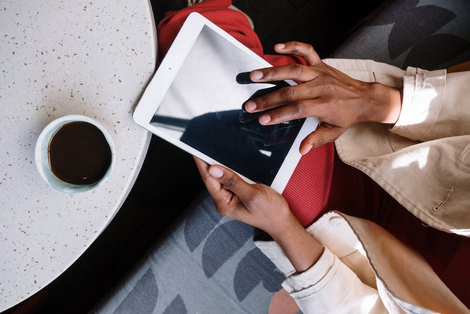 Wie übertrage ich den Handybildschirm auf meinen Laptop?
