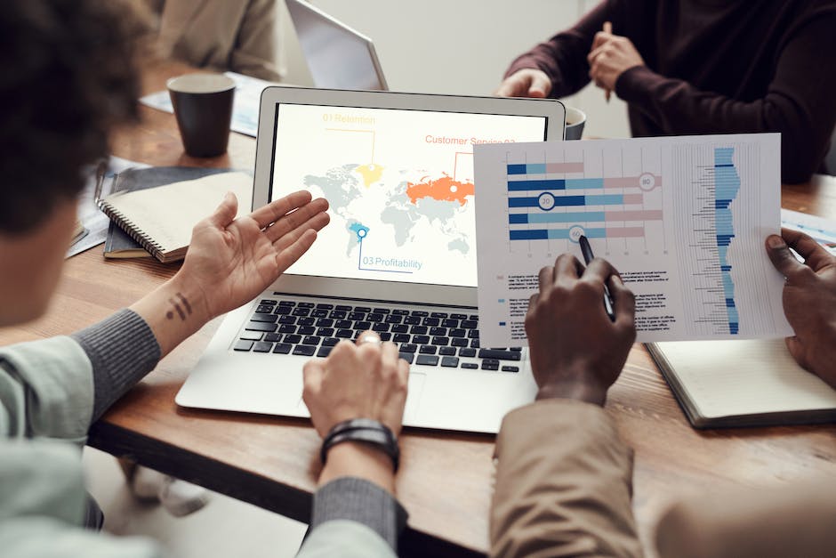  Laptop mit Monitor verbinden - Anleitung und Tipps