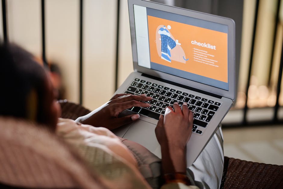 Unterstrich auf dem Laptop machen