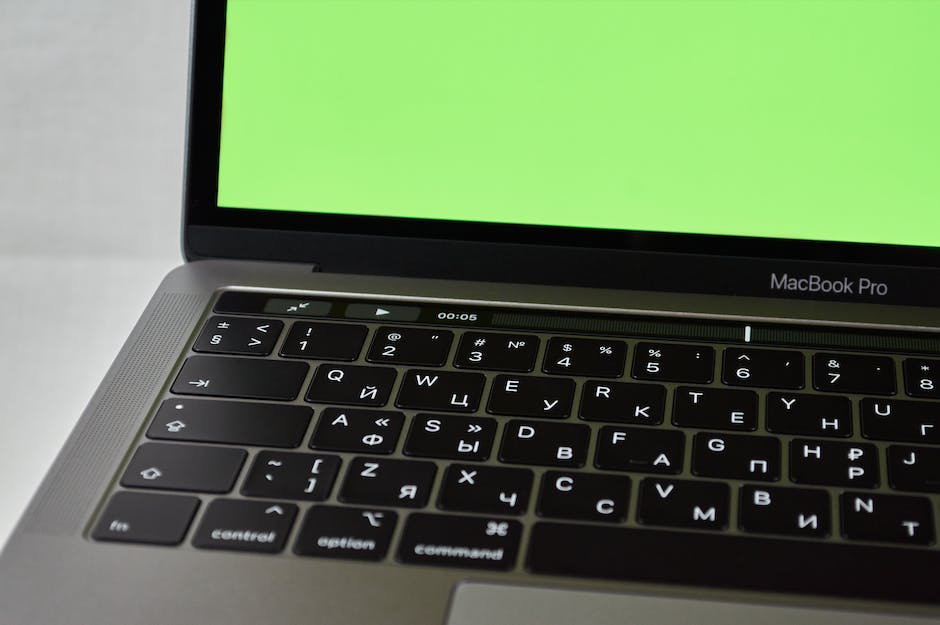 Verbinden von Laptop und Bildschirm