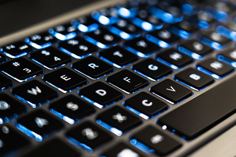 Wo befindet sich die Entf-Taste auf einem Laptop?