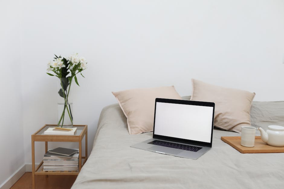 Anschließen von mehreren Bildschirmen an einen Laptop